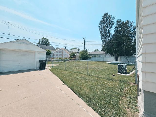 495 North Drive, Wyandotte, MI 48192
