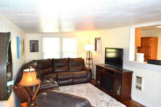 4319 E Penrod Dr, Monticello, IN 47960