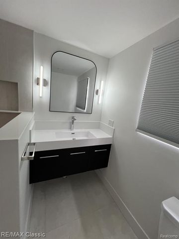 311 Park Avenue, Royal Oak, MI 48067