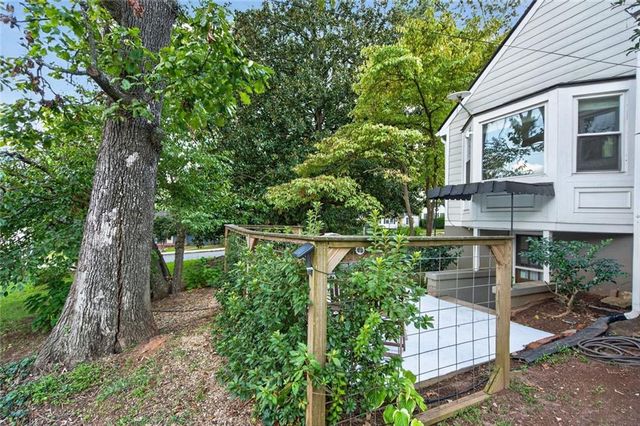 3277 N Whitney Avenue, Hapeville, GA 30354