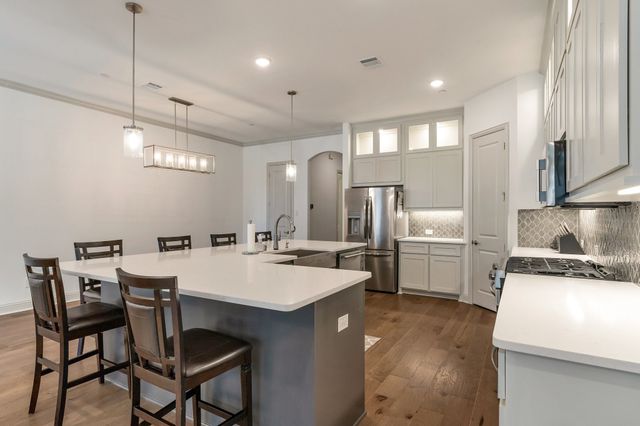1900 Melinda Lane, Farmers Branch, TX 75234