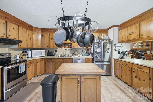 4639 Hickory Lincolnton Highway, Newton, NC 28658