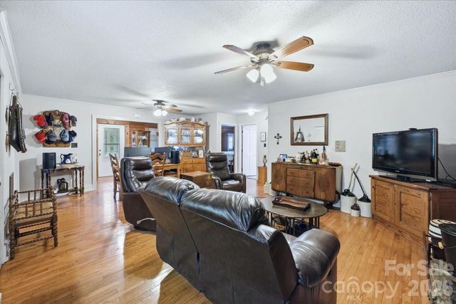 4639 Hickory Lincolnton Highway, Newton, NC 28658