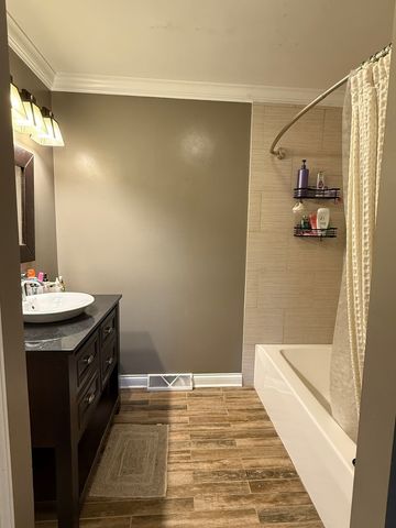 402 W Le Fevre Road, Sterling, IL 61081