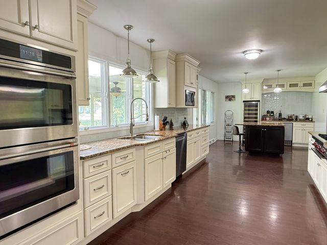 402 W Le Fevre Road, Sterling, IL 61081