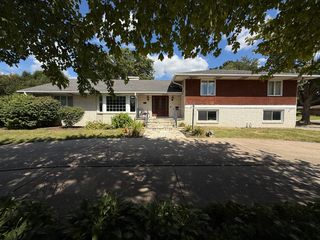 402 W Le Fevre Road, Sterling, IL 61081