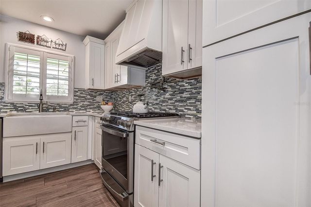 718 BAYSHORE DRIVE, Tarpon Springs, FL 34689