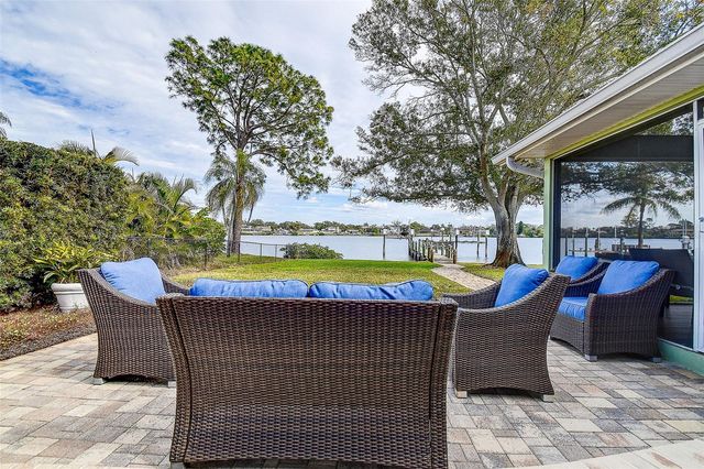 718 BAYSHORE DRIVE, Tarpon Springs, FL 34689