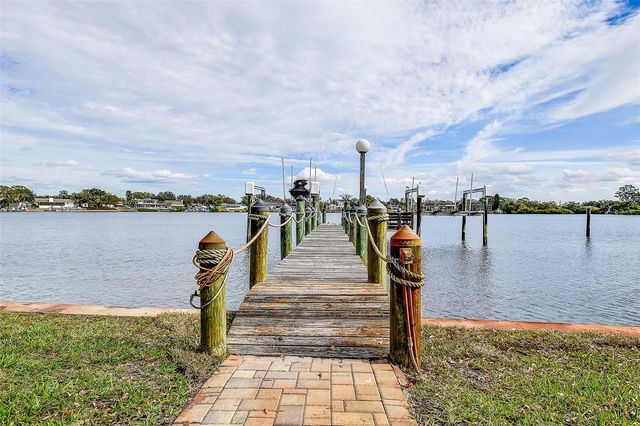 718 BAYSHORE DRIVE, Tarpon Springs, FL 34689