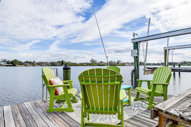 718 BAYSHORE DRIVE, Tarpon Springs, FL 34689