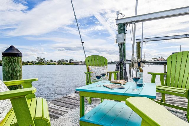 718 BAYSHORE DRIVE, Tarpon Springs, FL 34689