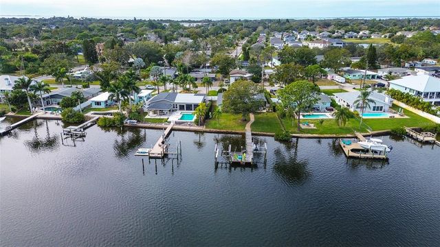 718 BAYSHORE DRIVE, Tarpon Springs, FL 34689