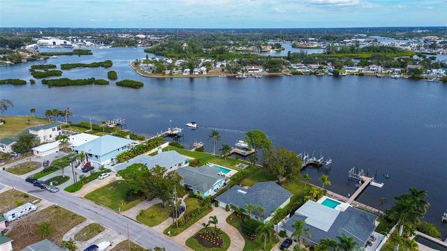 718 BAYSHORE DRIVE, Tarpon Springs, FL 34689