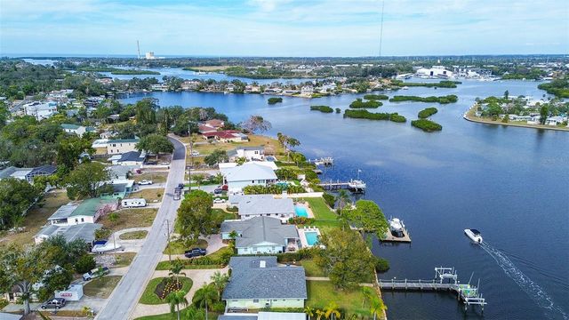 718 BAYSHORE DRIVE, Tarpon Springs, FL 34689