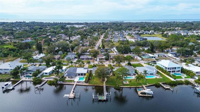 718 BAYSHORE DRIVE, Tarpon Springs, FL 34689