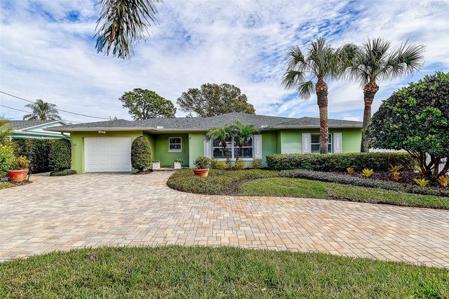 718 BAYSHORE DRIVE, Tarpon Springs, FL 34689