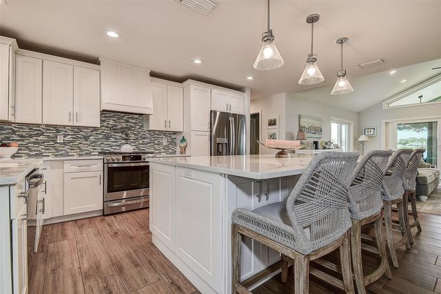 718 BAYSHORE DRIVE, Tarpon Springs, FL 34689