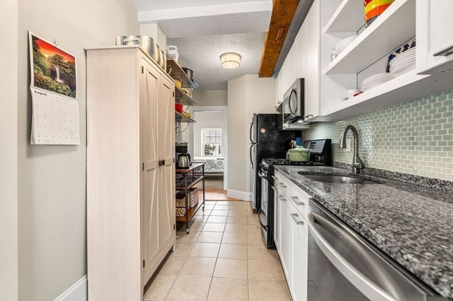 10 Union Street 3, Salem, MA 01970