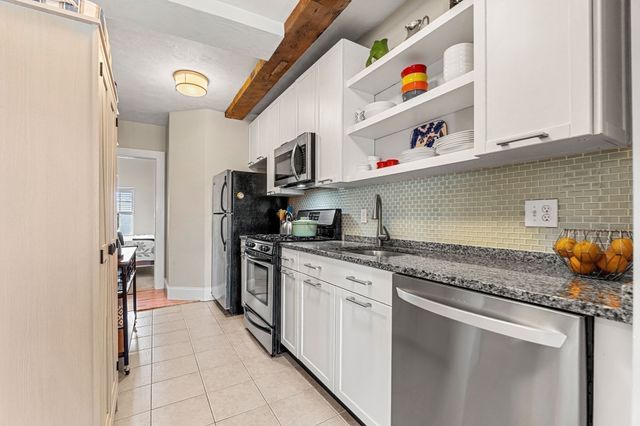 10 Union Street 3, Salem, MA 01970