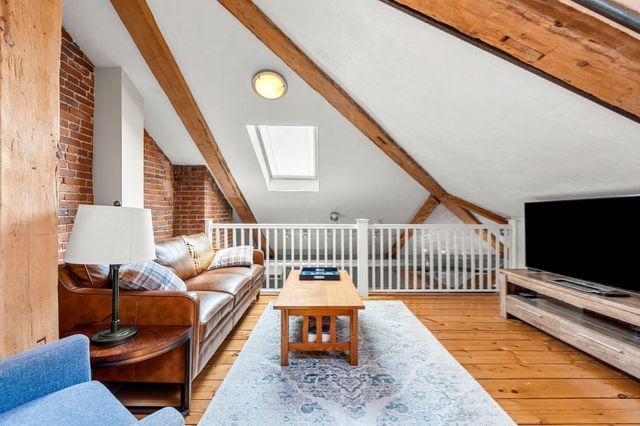 10 Union Street 3, Salem, MA 01970