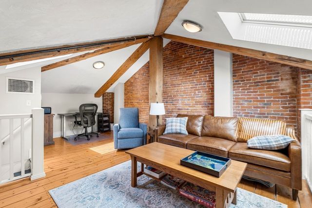10 Union Street 3, Salem, MA 01970