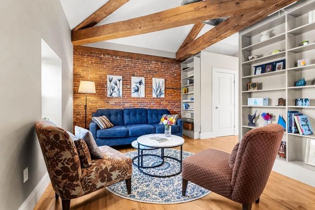10 Union Street 3, Salem, MA 01970