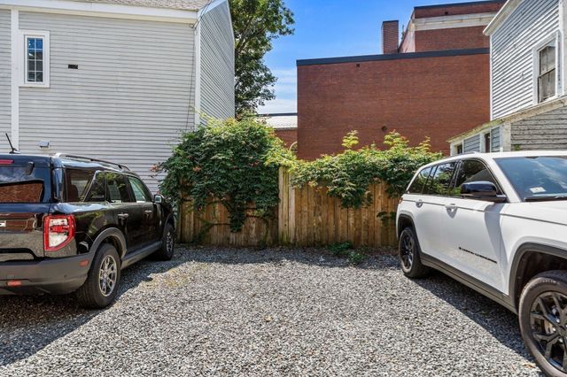 10 Union Street 3, Salem, MA 01970