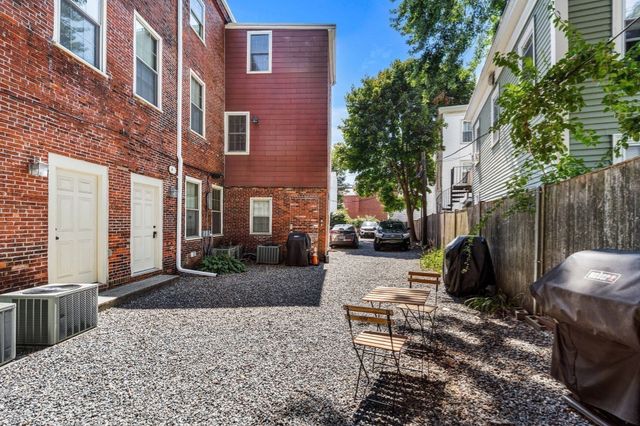 10 Union Street 3, Salem, MA 01970