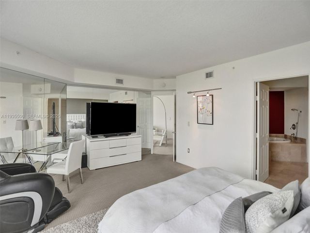 3370 Hidden Bay Drive 508, Aventura, FL 33180
