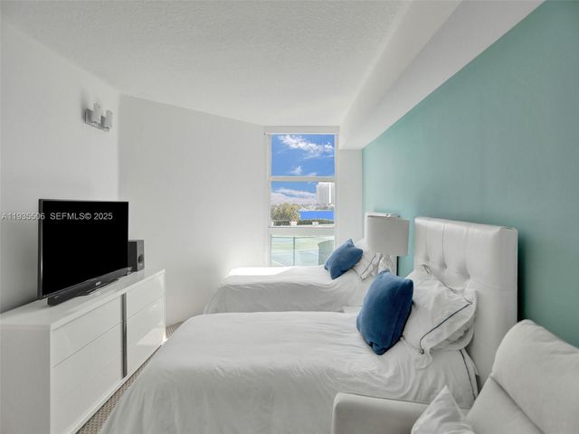 3370 Hidden Bay Drive 508, Aventura, FL 33180