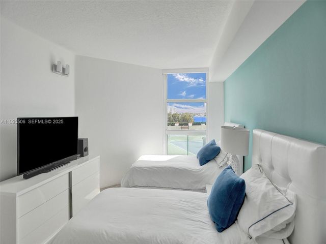 3370 Hidden Bay Drive 508, Aventura, FL 33180