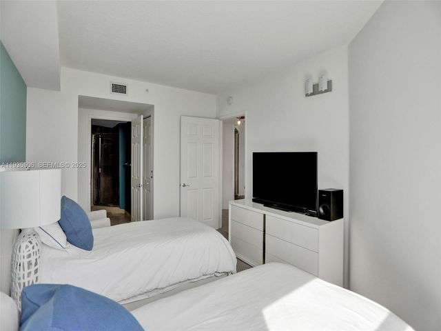 3370 Hidden Bay Drive 508, Aventura, FL 33180