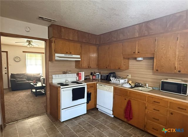 4802 Rainbow Circle, Killeen, TX 76543