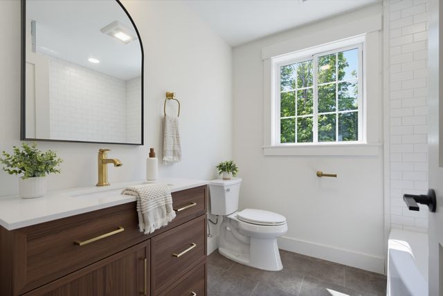 21 Upper Ladd Hill Rd Unit B, Meredith, NH 03253