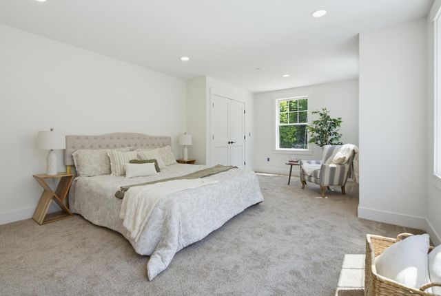 21 Upper Ladd Hill Rd Unit B, Meredith, NH 03253