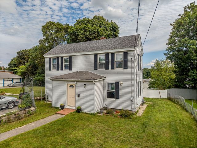 20 Boutelle St, Fitchburg, MA 01420