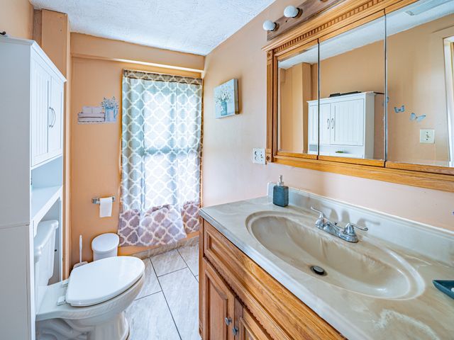 20 Boutelle St, Fitchburg, MA 01420