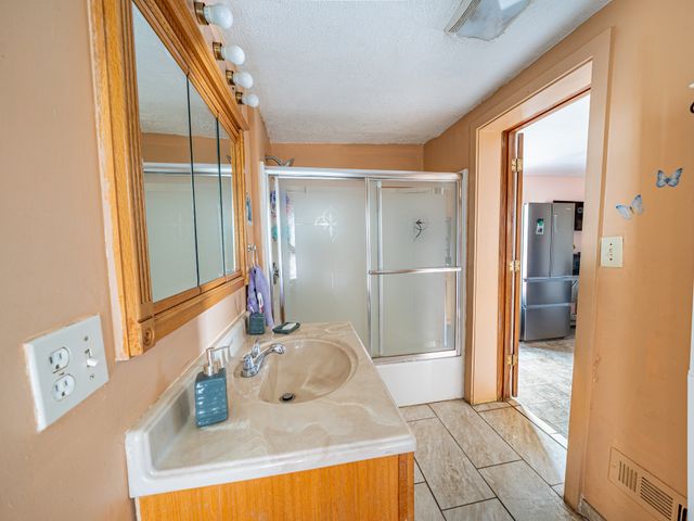 20 Boutelle St, Fitchburg, MA 01420