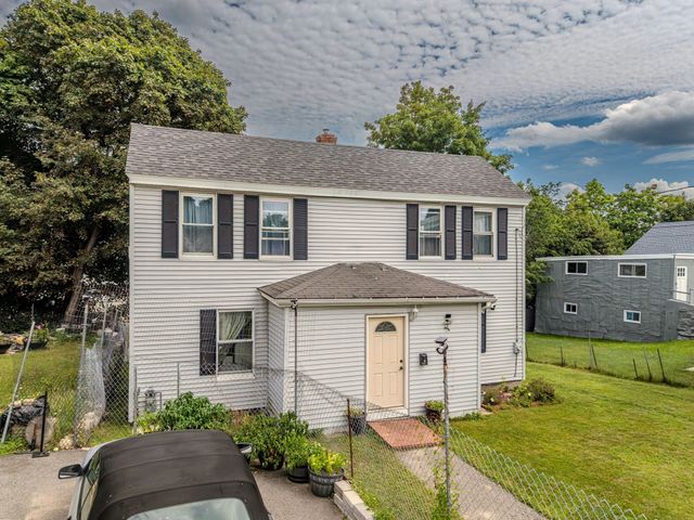 20 Boutelle St, Fitchburg, MA 01420