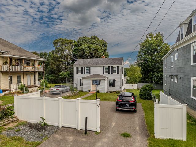 20 Boutelle St, Fitchburg, MA 01420