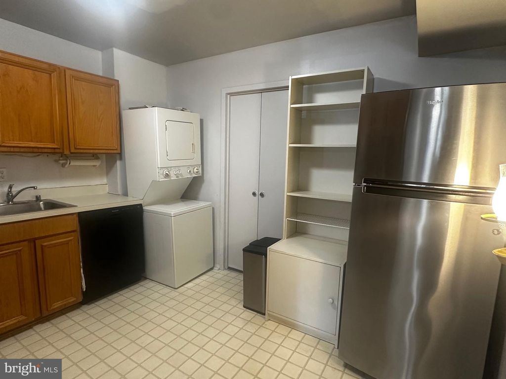 Image 3 of property listing at Address unavailable.