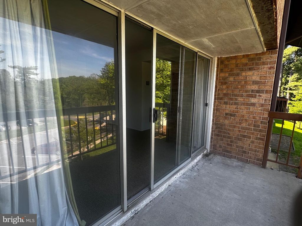 Image 5 of property listing at Address unavailable.