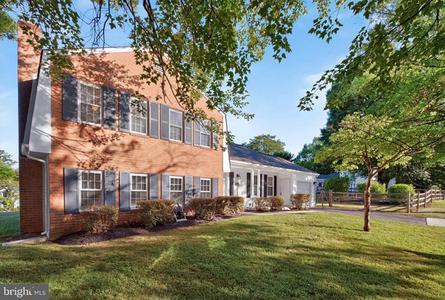 11000 LOPA LN, North Potomac, MD 20878