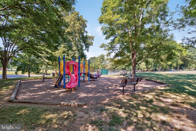 11000 LOPA LN, North Potomac, MD 20878