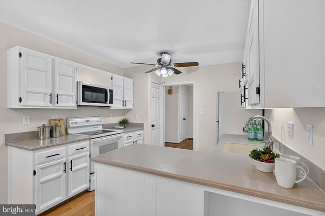 11000 LOPA LN, North Potomac, MD 20878