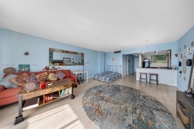 12500 NE 15th Ave 312, North Miami, FL 33161