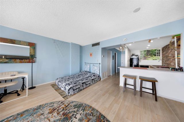 12500 NE 15th Ave 312, North Miami, FL 33161