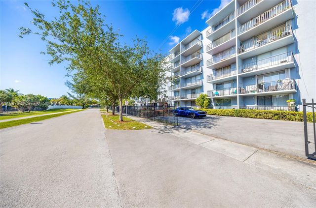 12500 NE 15th Ave 312, North Miami, FL 33161