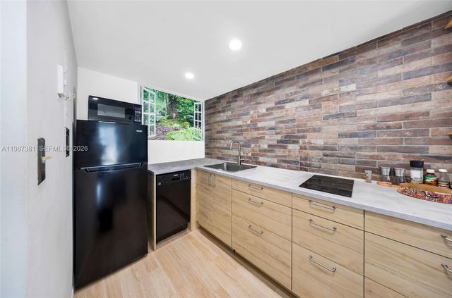 12500 NE 15th Ave 312, North Miami, FL 33161