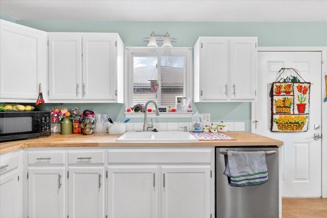 1027 N Warren Avenue, Springfield, MO 65802